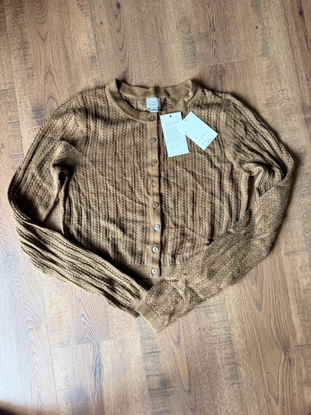 Textured Button-Front Women's cropped Sweater Cardigan in Camel small a new day